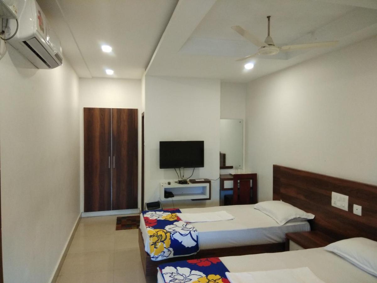 Tirur Tourist Home Bagian luar foto