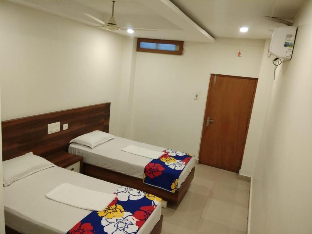 Tirur Tourist Home Bagian luar foto