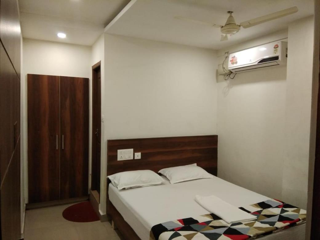 Tirur Tourist Home Bagian luar foto