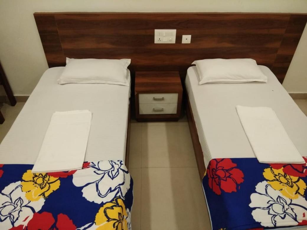 Tirur Tourist Home Bagian luar foto