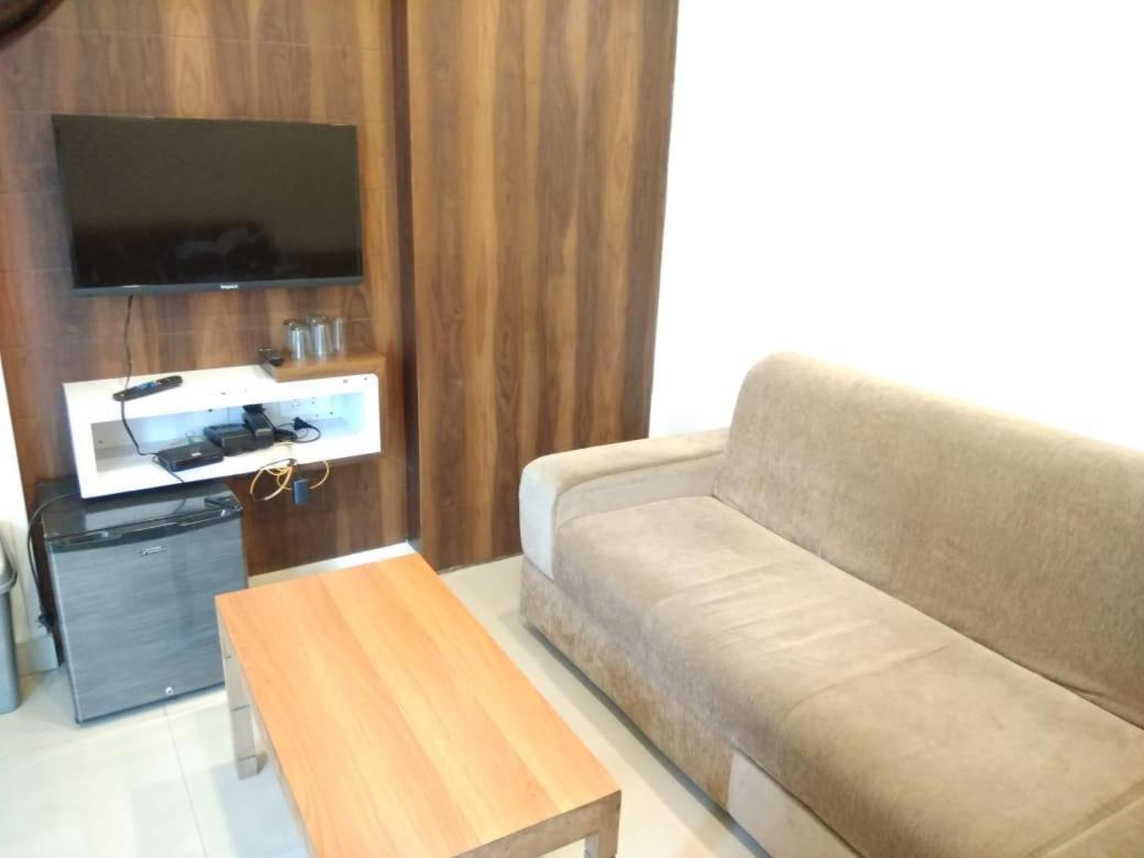 Tirur Tourist Home Bagian luar foto